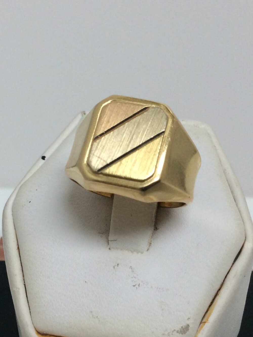 18K Yellow Real solid Tri Color Gold Man Signet Ring  5.90gr  size 5